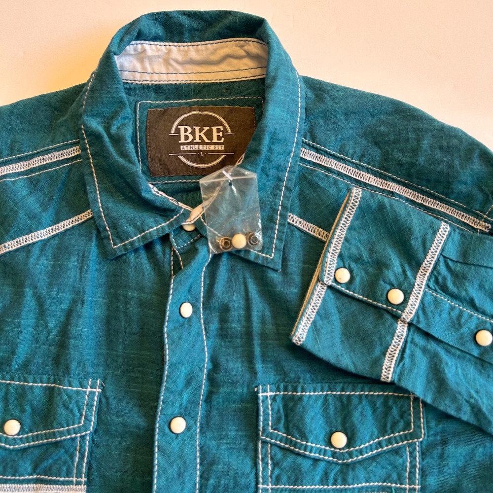 BKE Athletic Fit Large Teal Blue Western Pearl Snap Long Sleeve Shirt Stitch